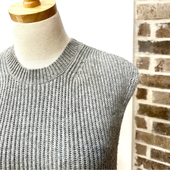 GAP Ribbed Chain Stitch Sweater with Cap Sleeve & Side Slit Gray — M - Picture 3 of 5